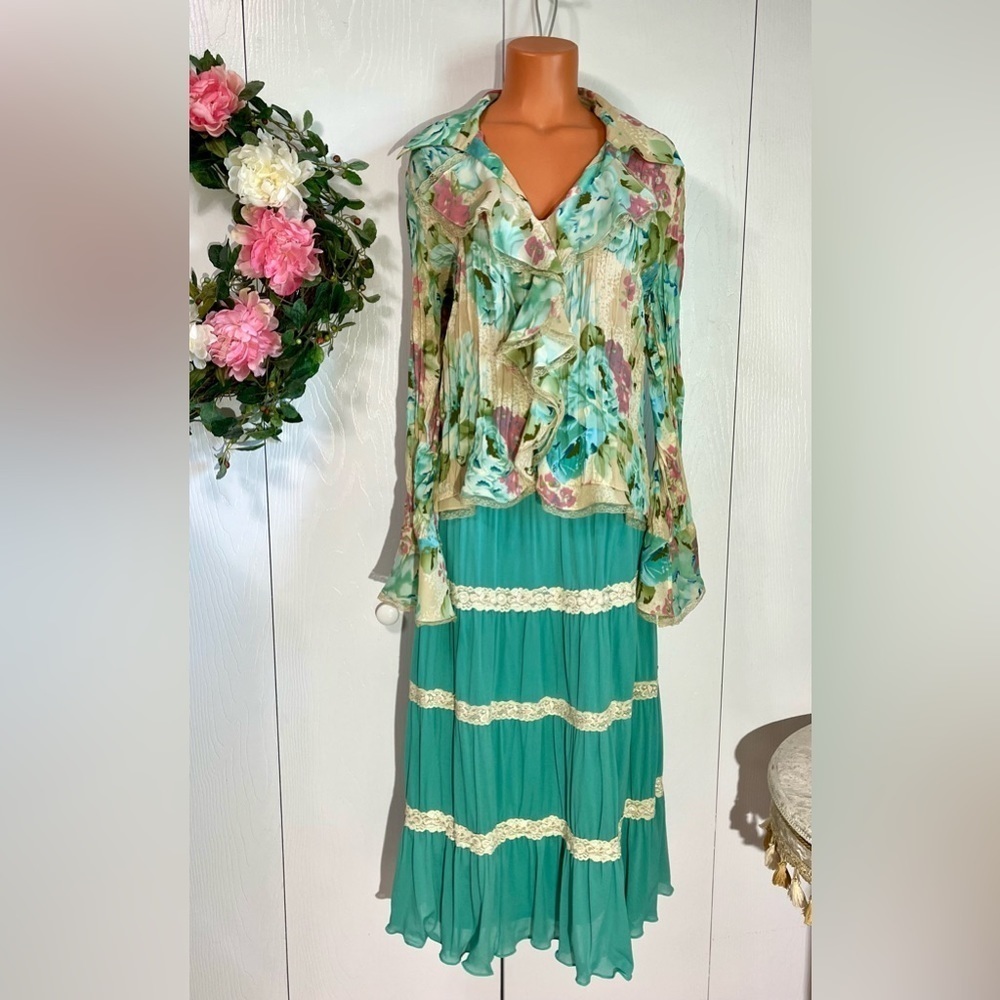VINTAGE‎ Ladies XL Cottage BOHO Bell Sleeve Watercolor Floral Blouse w/ M Skirt